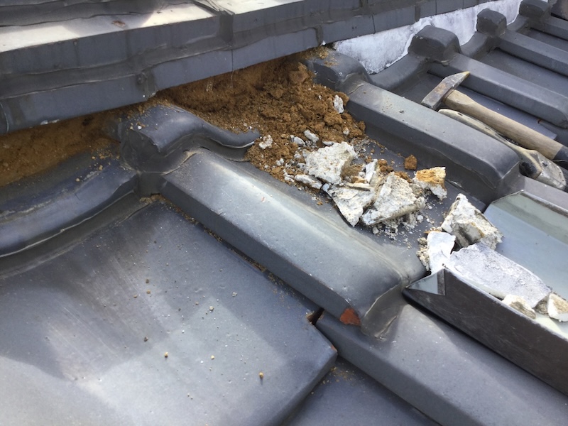 瓦屋根・漆喰補修が大切な理由