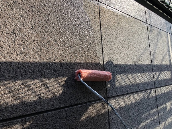 大阪府豊中市　D様邸　外壁塗装　3度塗り　上質な仕上がりになる『ダイフレックス　ダイヤカレイド』 (2)