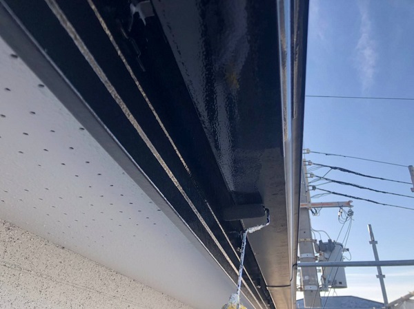 大阪府吹田市　付帯部塗装　破風板・軒天・雨樋　付帯部を塗装する理由 (1)