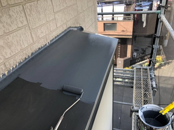大阪府摂津市　外壁塗装　屋根塗装　霧除け庇塗装　雨漏りに発展するケースとは (2)