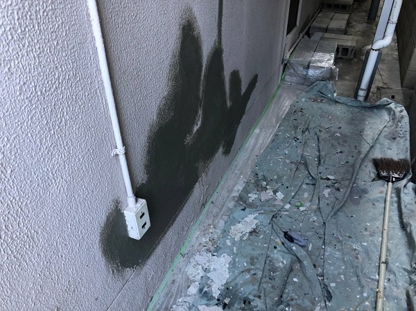大阪府大阪市　外壁塗装　モルタル外壁の膨れ　エスケー化研　水性ソフトサーフSG (5)
