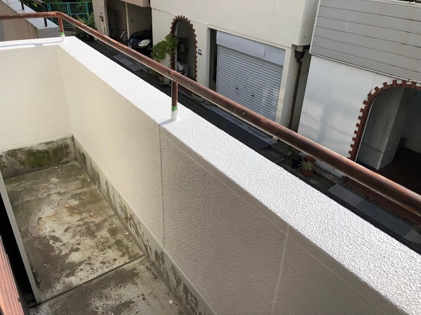 大阪府大東市　外壁塗装・防水工事　雨漏り補修　外壁、軒天塗装　ローラー工法 (8)
