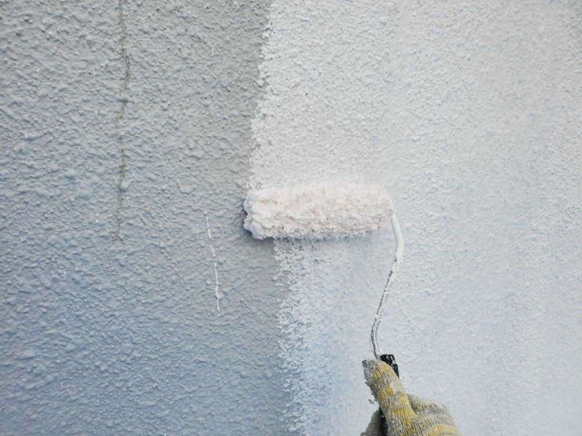 大阪府高槻市　モルタル外壁の下塗り　下塗りの役割とは