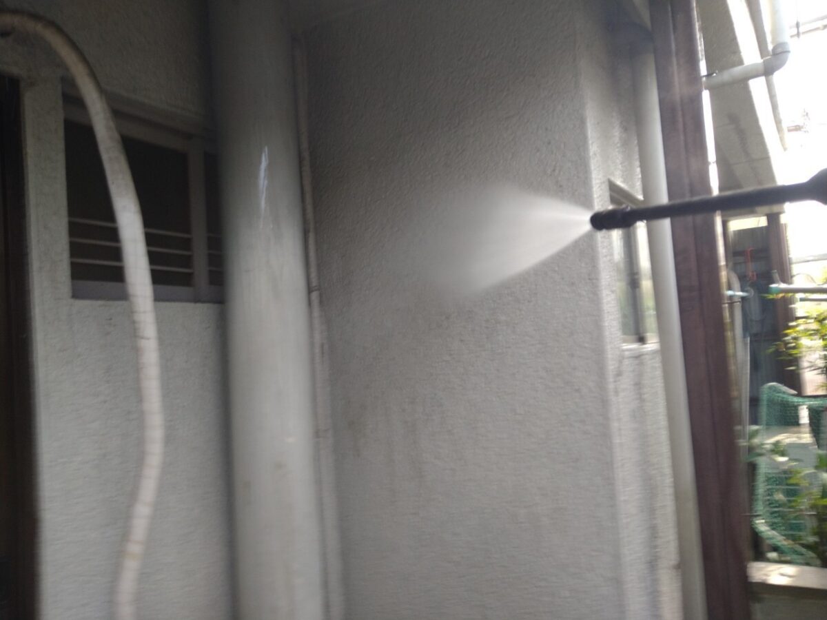 大阪府高槻市　アパート外壁塗装工事　高圧洗浄を行う理由は？