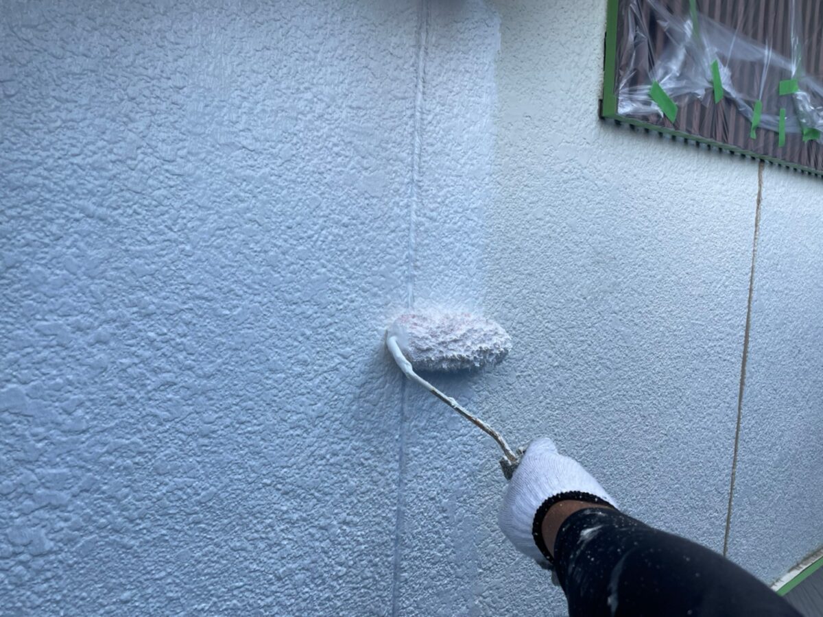 大阪府寝屋川市　外壁塗装工事　外壁の高圧洗浄〜下塗り作業