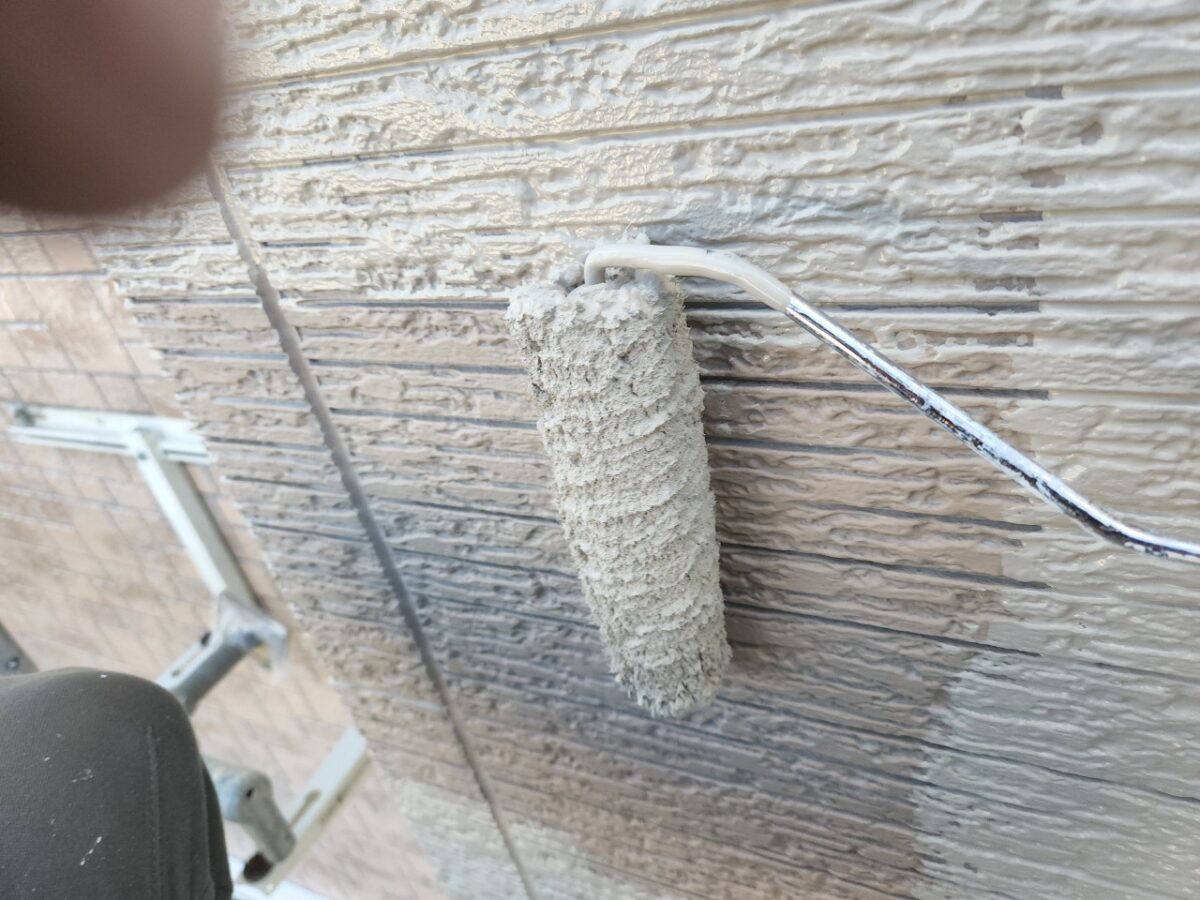 奈良県香芝市　外壁塗装・シーリング工事　外壁の下塗り～上塗り　グランコートトップ　ラジカル制御シリコン
