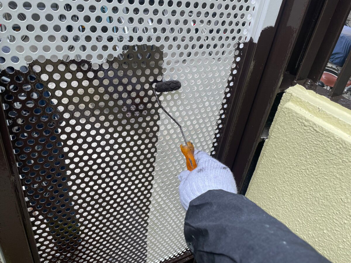 大阪府大阪市　マンション外壁塗装工事　鉄部塗装を放置してしまうと大変なことに！