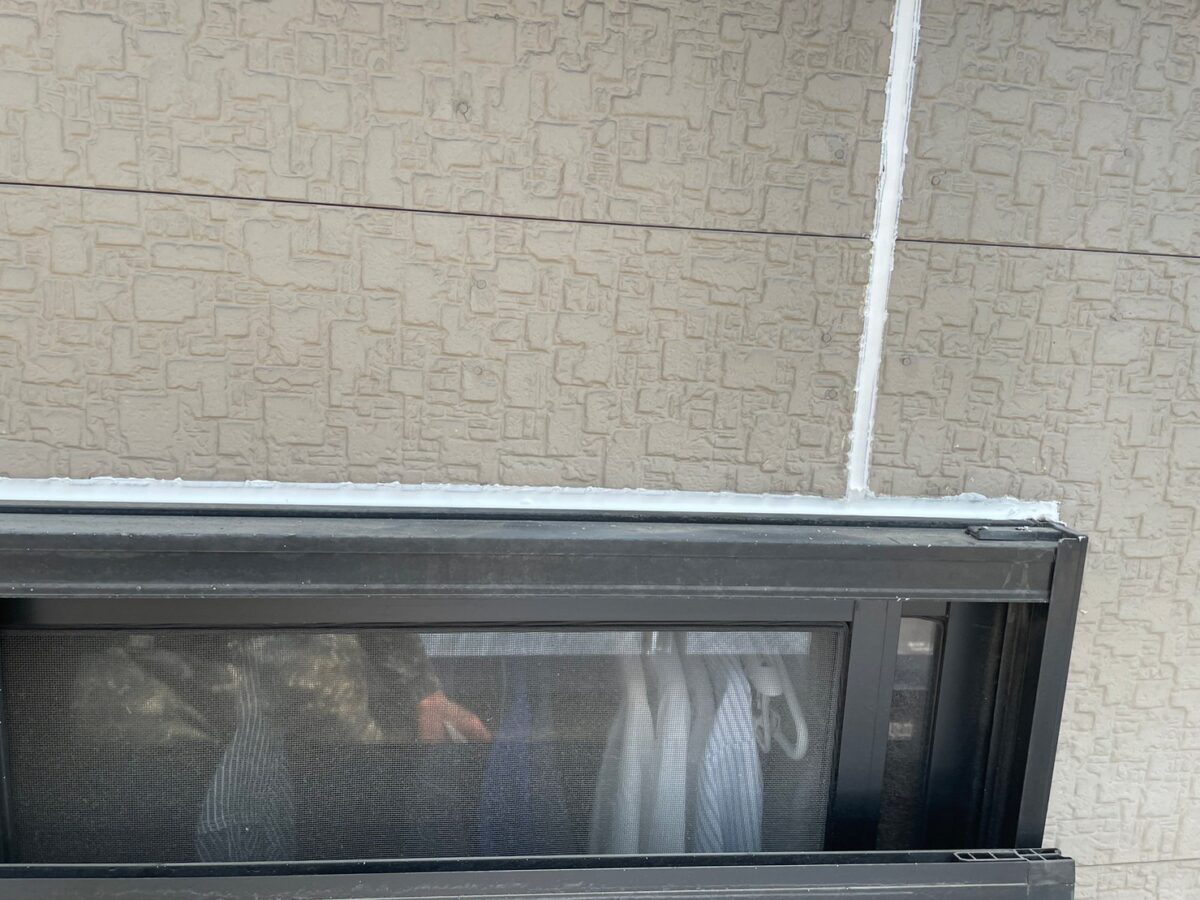 大阪府大阪市　T様邸　屋根・外壁塗装工事　サイディング目地のシーリング打ち替え工事