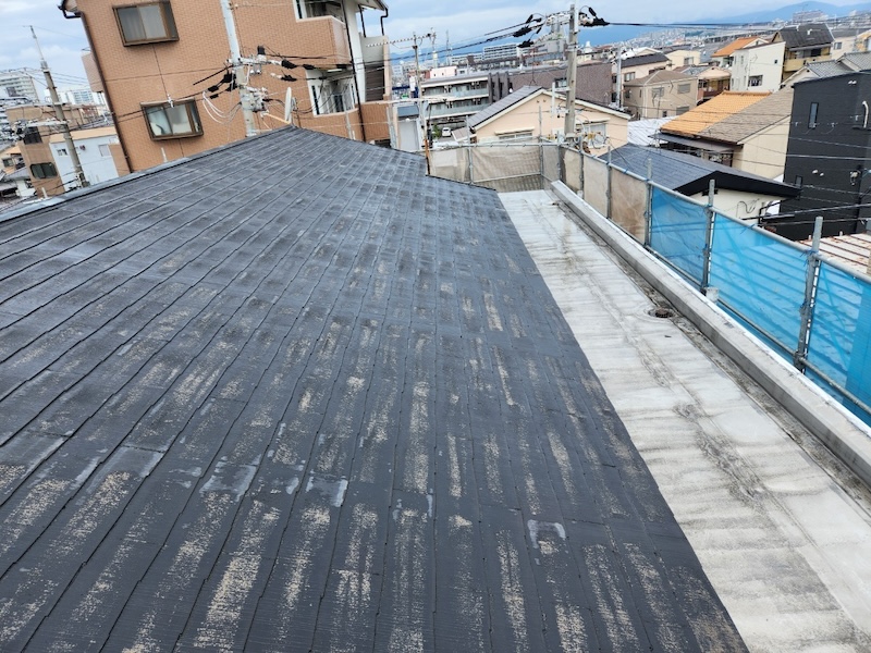 大阪府摂津市　屋根塗装・外壁塗装・防水工事　施工前の屋根　スレートの特徴とメンテナンス時期