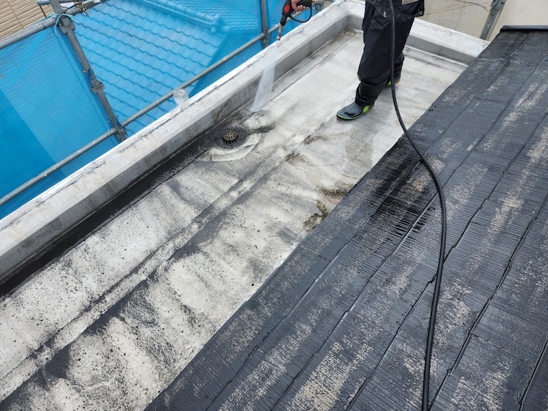 大阪府摂津市　屋根塗装・外壁塗装・防水工事　屋根の高圧洗浄
