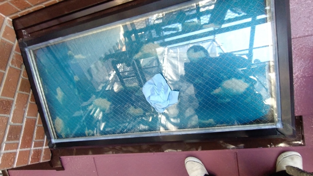 大阪府吹田市　S様邸　屋根塗装・外壁塗装工事　天窓の板金塗装と清掃