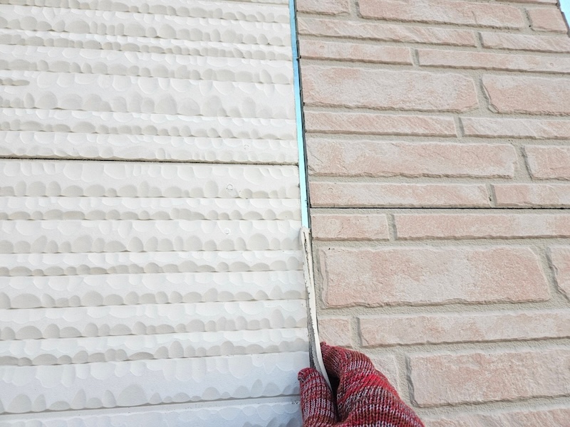 大阪府大阪市　H様邸　屋根塗装・外壁塗装工事　サイディング外壁の目地コーキング打ち替え工事