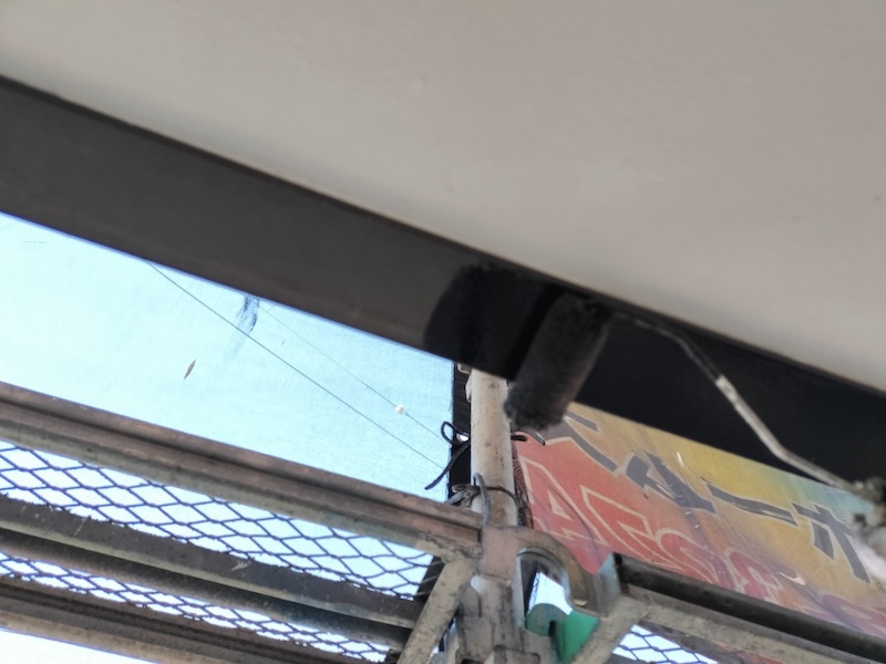 大阪府大阪市　H様邸　屋根塗装・外壁塗装工事　付帯部　板金とモール材の塗装