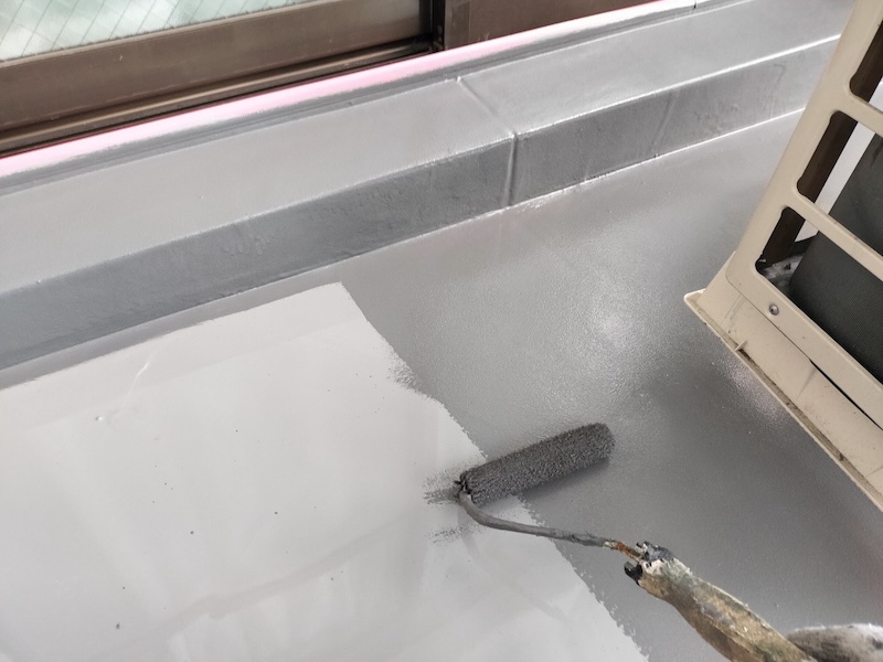 ベランダウレタン防水工事 トップコートを塗る目的について｜大阪府摂津市