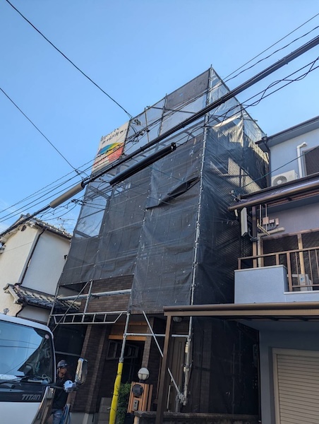 大阪府大阪市|S様より屋根塗装・外壁塗装工事のご依頼!足場の組み立て設置