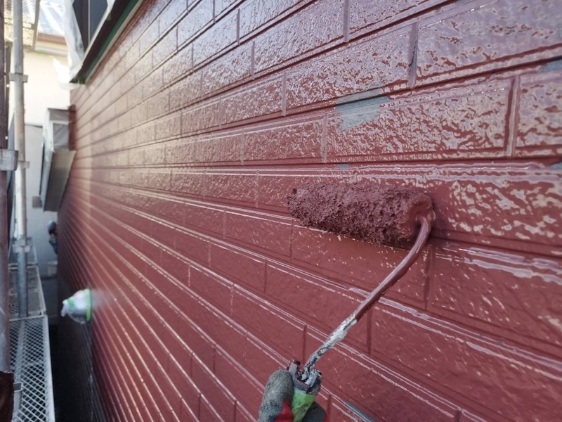 外壁塗装の中塗り工程をレポート！外壁の3回塗りとは？｜大阪府大阪市