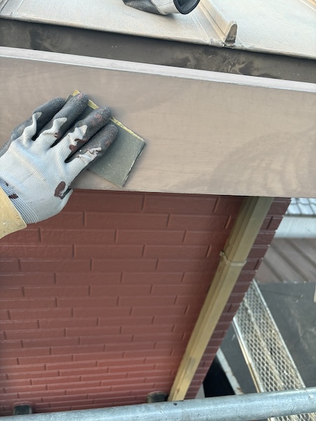 二階屋根の軒先の板金箇所を塗装しました！｜大阪府大阪市