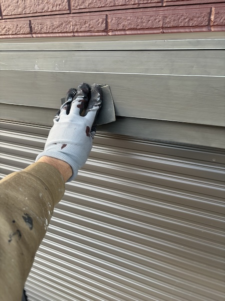 シャッターボックスを塗装しました!|大阪府大阪市