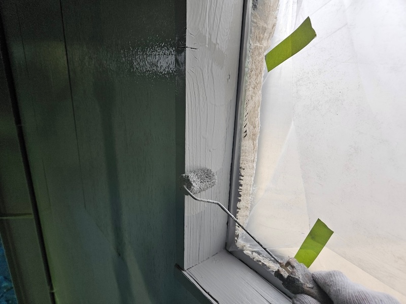 車庫の窓枠を塗装しました！｜大阪府寝屋川市