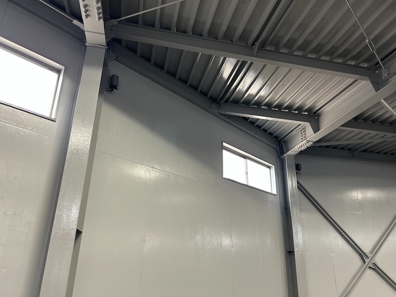 大阪府寝屋川市｜車庫の塗装が完了しました！施工後をレポート