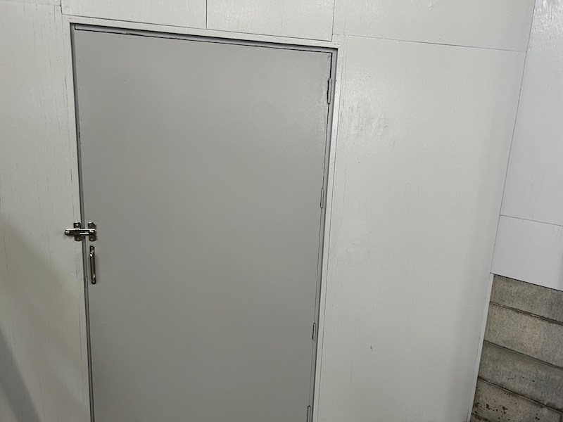 大阪府寝屋川市｜車庫の塗装が完了しました！施工後をレポート