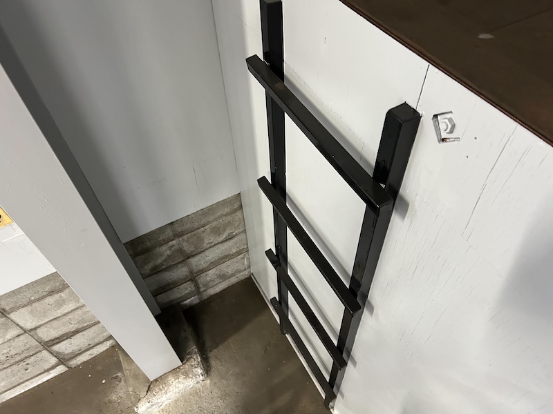 大阪府寝屋川市｜車庫の塗装が完了しました！施工後をレポート