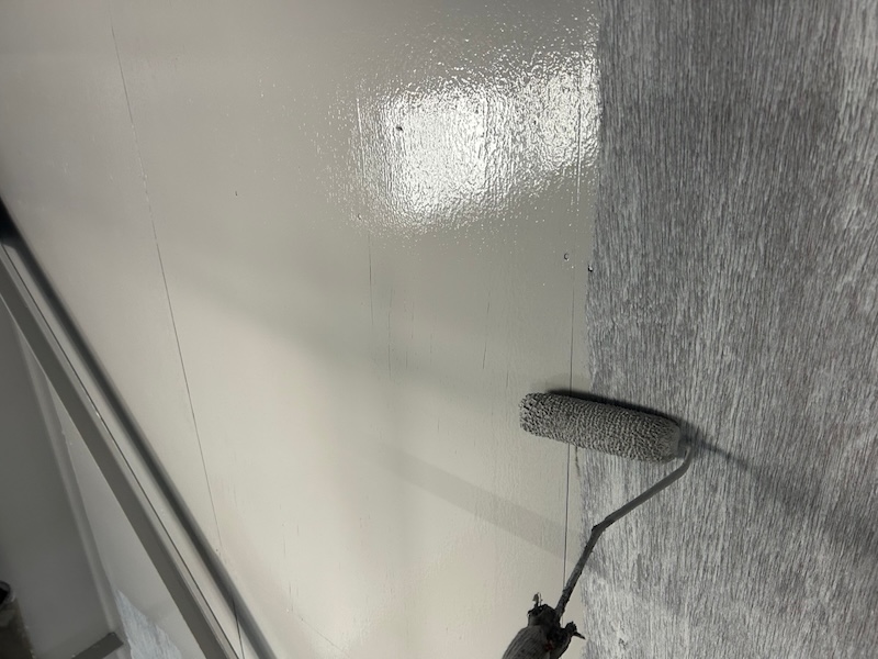 大阪府寝屋川市｜車庫の壁合板を塗装しました！