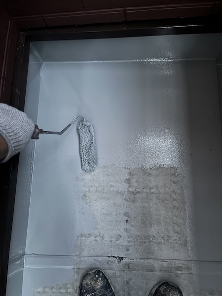 大阪府大阪市|ベランダ防水工事 トップコートを塗装しました!
