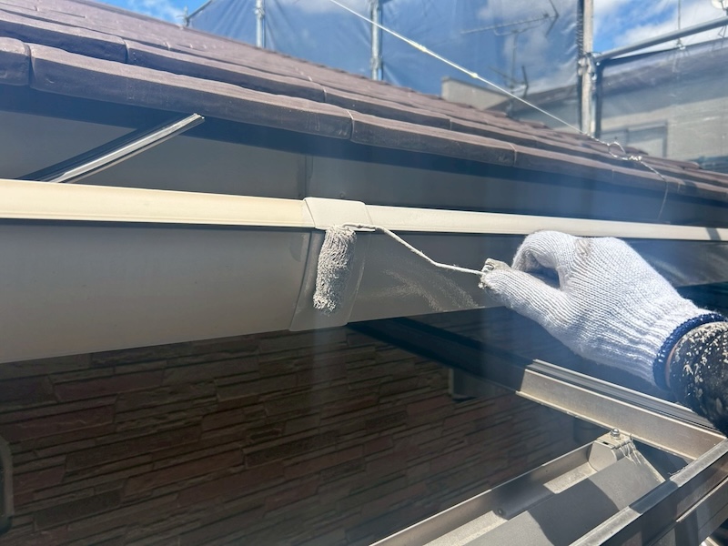 軒樋を塗装しました!不具合がある場合は修理もお任せください!|大阪府摂津市