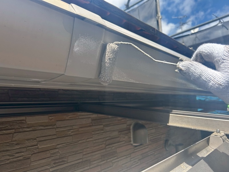 軒樋を塗装しました!不具合がある場合は修理もお任せください!|大阪府摂津市