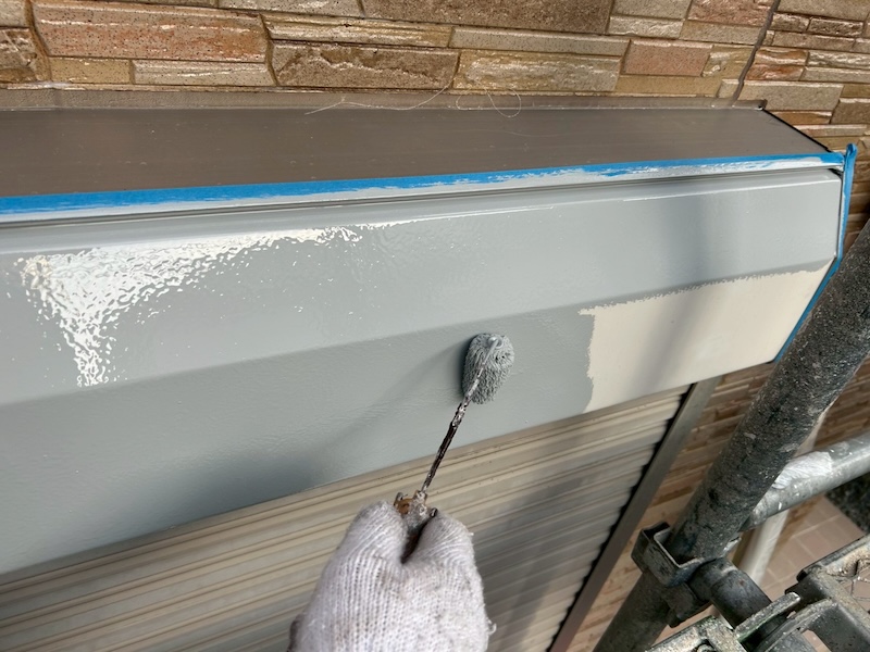 大阪府摂津市|シャッターボックスを塗装しました!鉄部は錆びる前に塗装を!