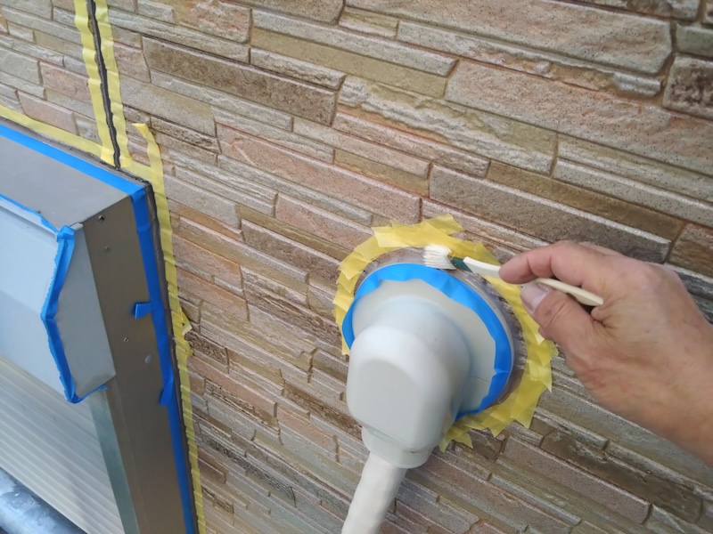 大阪府摂津市|付帯部の取り合いにあるコーキングを打ち直し