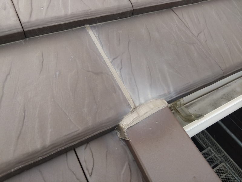 大阪府摂津市|屋根に打設してあるコーキングを打ち直しました!