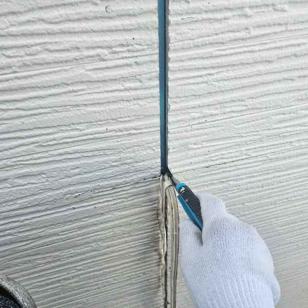 サイディング目地のコーキングを打ち替えました|大阪府摂津市