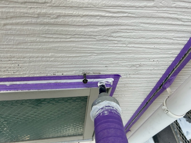 大阪府摂津市|雨漏りの原因になりやすい窓まわりのコーキングを打ち直し