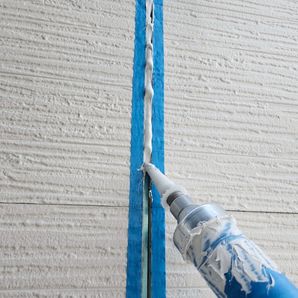 サイディング目地のコーキングを打ち替えました|大阪府摂津市