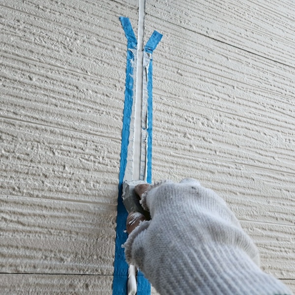 サイディング目地のコーキングを打ち替えました|大阪府摂津市