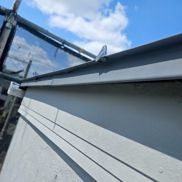 雨や風にさらされて傷みやすい破風板のメンテナンス|大阪府摂津市