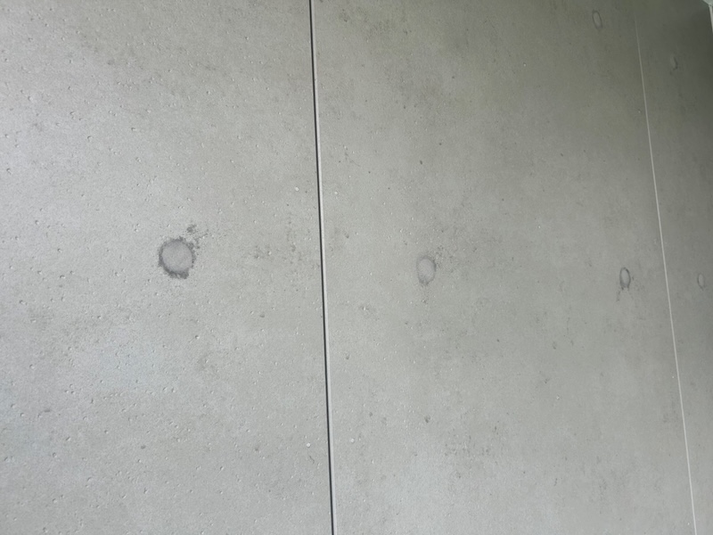 打放しコンクリート シーリング処理とPコン処理〜仕上げ塗装をレポート|大阪府摂津市