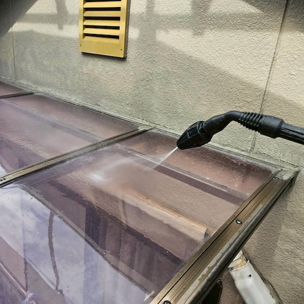 大阪府吹田市|K様邸 屋根塗装・外壁塗装工事を実施!高圧洗浄の工程をレポート