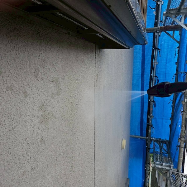 大阪府吹田市|K様邸 屋根塗装・外壁塗装工事を実施!高圧洗浄の工程をレポート