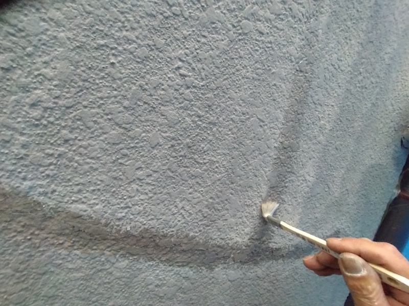 大阪府吹田市|軽微な外壁クラックの補修と外壁目地シーリング増し打ち工事を実施しました!