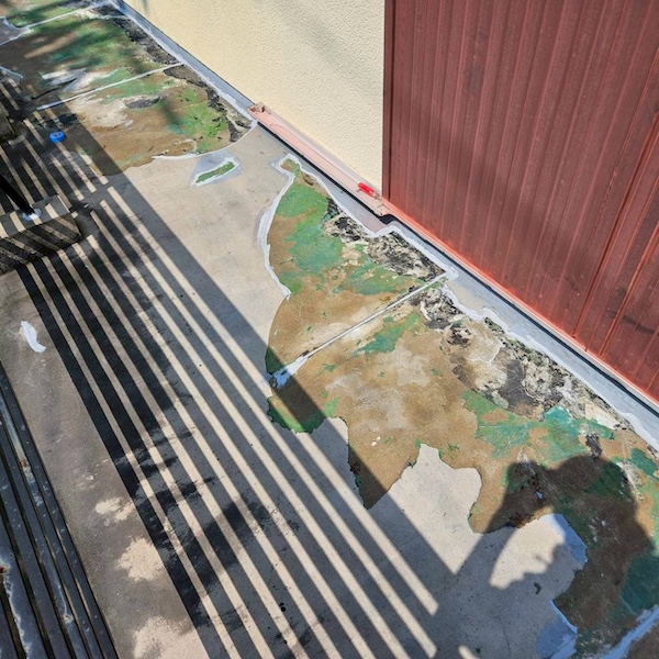 ベランダウレタン防水工事を実施しました!下地処理の作業をレポート|大阪府摂津市