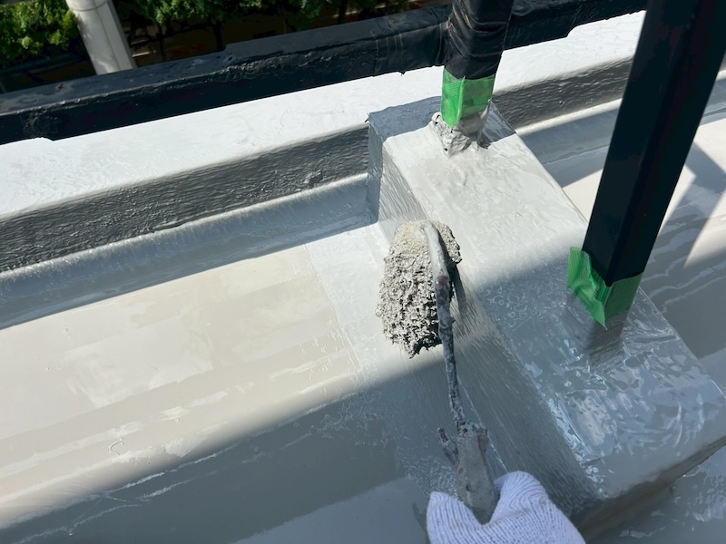 大阪府摂津市|通気緩衝工法 ウレタン防水工事 脱気筒設置〜ウレタン材塗布〜トップコート仕上げまで