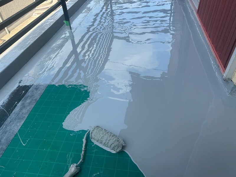 大阪府摂津市|通気緩衝工法 ウレタン防水工事 脱気筒設置〜ウレタン材塗布〜トップコート仕上げまで