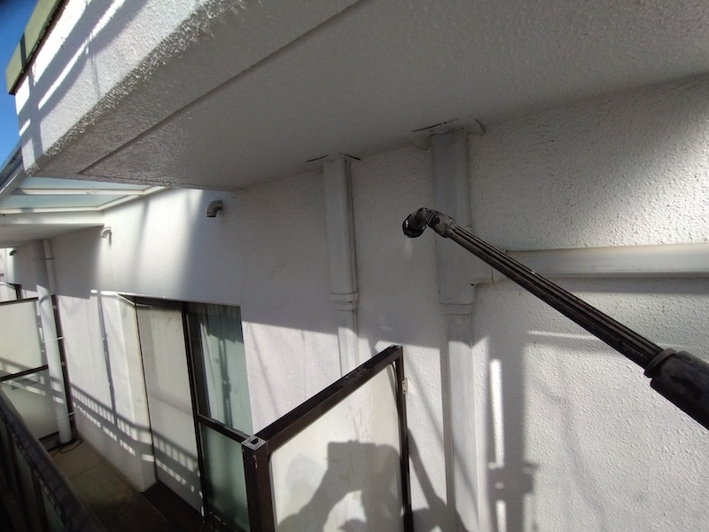 マンション 外装工事 施工前〜足場設置〜高圧洗浄〜養生作業をレポート|京都府京都市
