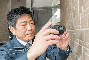 お客様に立ち会いをお願いし、お客様ご自身でお住まいの状態を確認頂きます