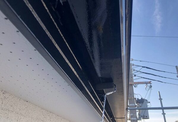 大阪府吹田市　付帯部塗装　破風板・軒天・雨樋　付帯部を塗装する理由 (1)