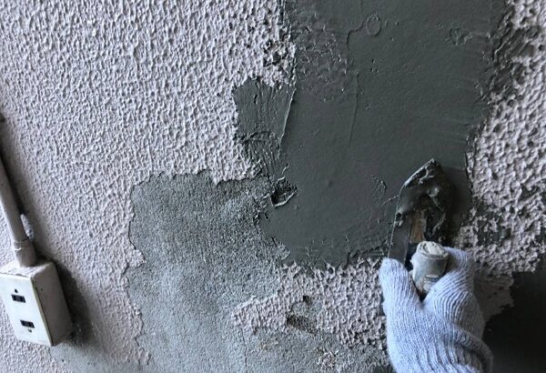 大阪府大阪市　外壁塗装　モルタル外壁の膨れ　エスケー化研　水性ソフトサーフSG (6)