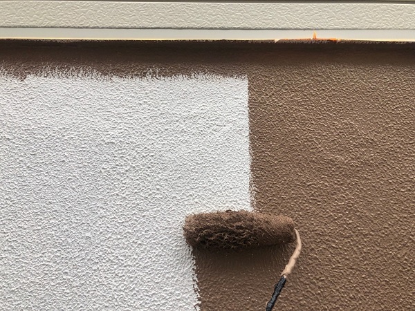 大阪府大東市　外壁塗装・防水工事　雨漏り補修　外壁、軒天塗装　ローラー工法 (9)